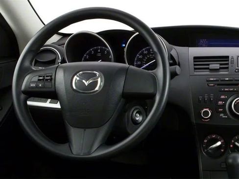 Used 2013 MAZDA MAZDA3 i SV w/ Convenience Pkg image 9