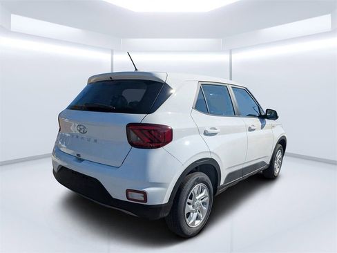 New 2026 Hyundai Venue SE image 3