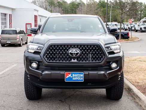 Used 2022 Toyota Tacoma Limited image 2