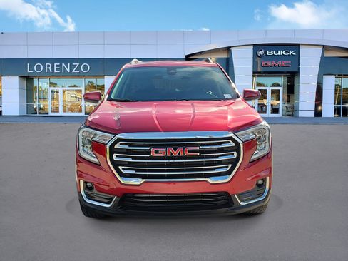 Used 2024 GMC Terrain SLT FWD image 2