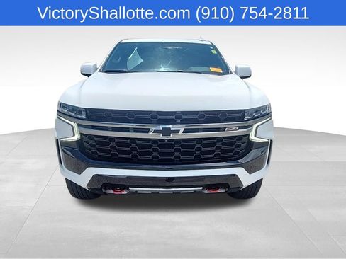 Used 2022 Chevrolet Suburban Z71 w/ Luxury Package AWD/4WD image 3