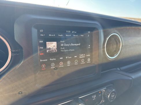 Used 2020 Jeep Gladiator Overland w/ Safety Group image 14