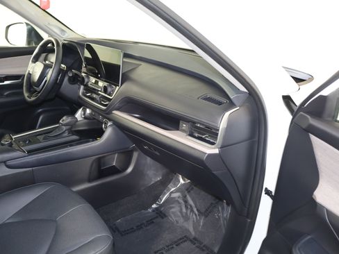 Used 2025 Toyota Grand Highlander Platinum image 43