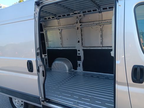 Used 2014 RAM ProMaster 2500 w/ Premium Appearance Group FWD image 11