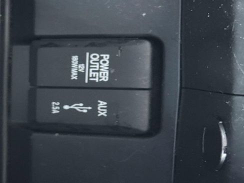 Used 2016 Honda Pilot Touring image 23