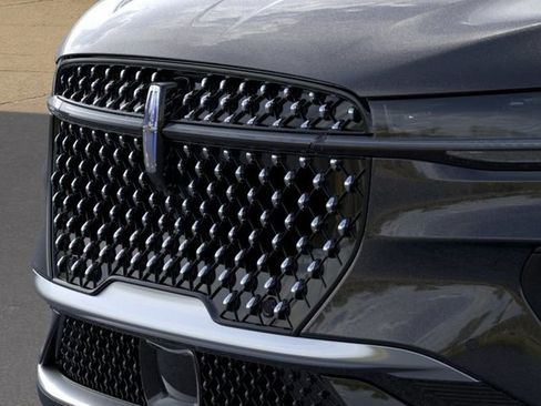 New 2026 Lincoln Nautilus Premier AWD/4WD image 18