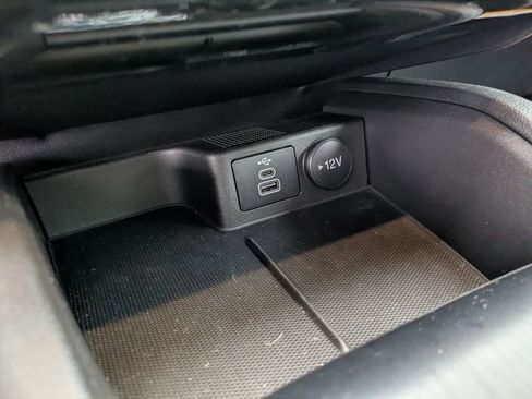 New 2024 Ford Escape SE image 34