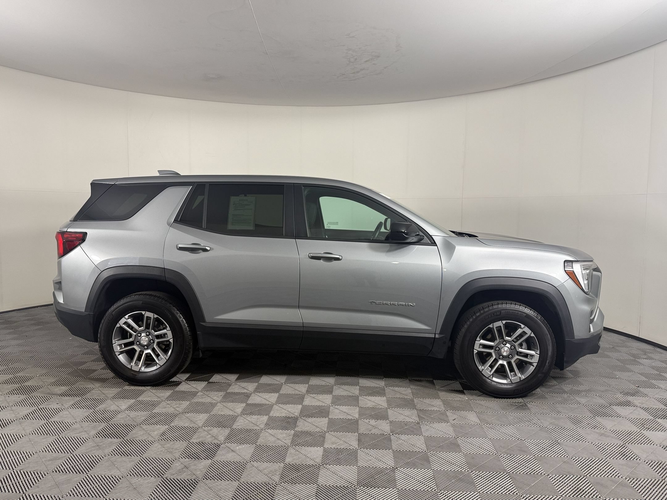 Used 2025 GMC Terrain Elevation AWD/4WD image 8