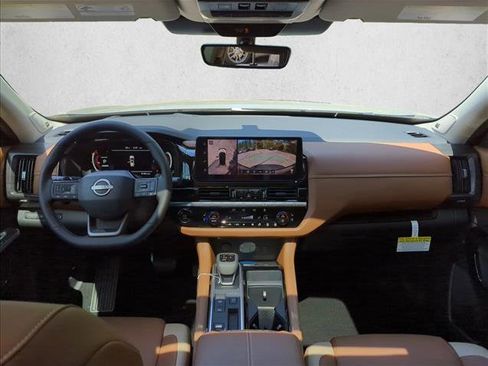 New 2026 Nissan Pathfinder Platinum FWD image 19