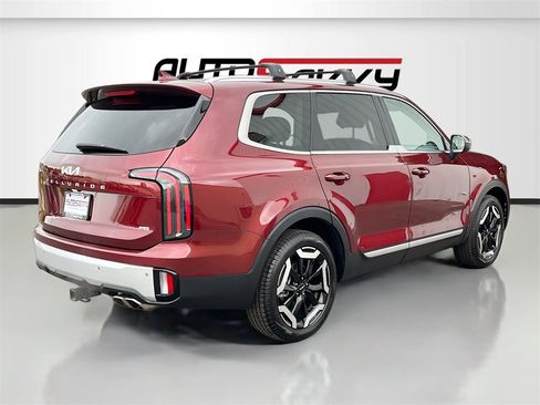 Used 2024 Kia Telluride EX w/ EX Captain's Chair Package image 7