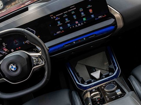 Used 2025 BMW X3 xDrive30i w/ Premium Package image 19