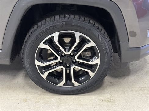 Used 2023 Jeep Compass Limited w/ Sun and Sound Group AWD/4WD image 10