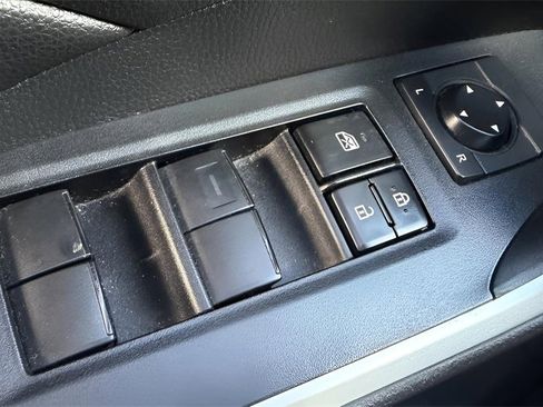 Used 2021 Toyota RAV4 LE image 35