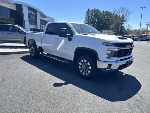 Used 2024 Chevrolet Silverado 2500 LT w/ Convenience Package AWD/4WD image 17