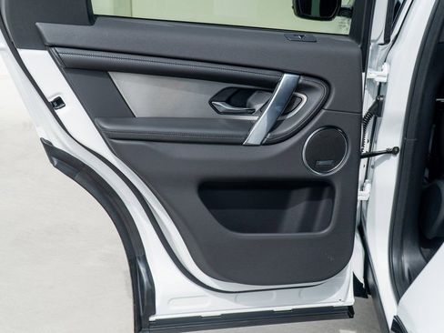 Used 2025 Land Rover Discovery Sport Dynamic SE image 26