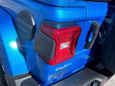 Used 2022 Jeep Wrangler Unlimited Sahara w/ Cold Weather Group image 21