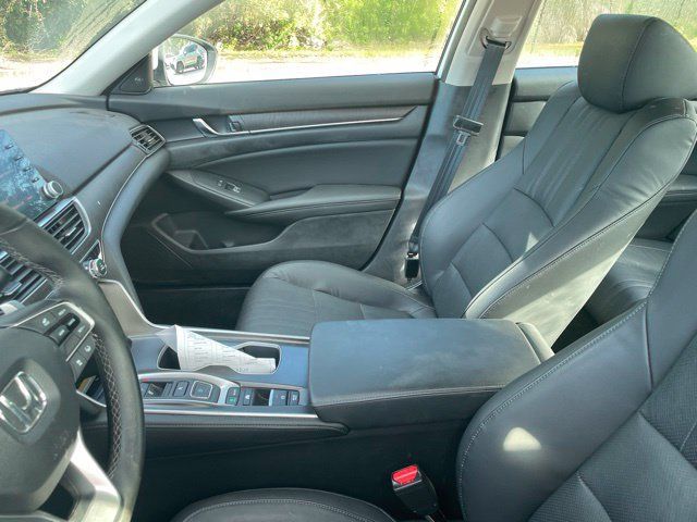Used 2018 Honda Accord Touring image 9
