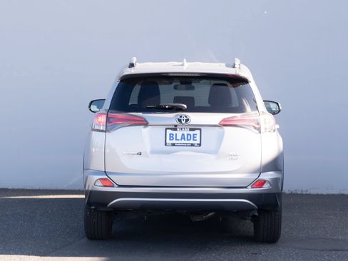 Used 2017 Toyota RAV4 XLE AWD/4WD image 21