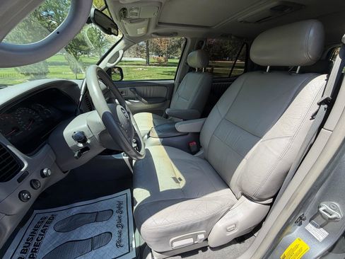 Used 2004 Toyota Sequoia Limited AWD/4WD image 12