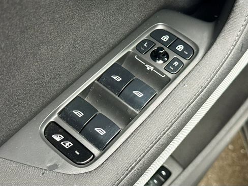 Used 2021 Polestar Polestar 2 w/ Performance Package image 18