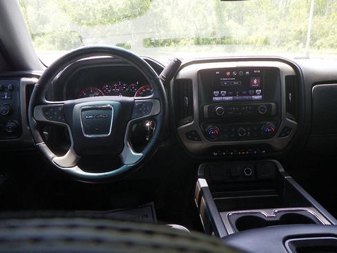 Used 2016 GMC Sierra 1500 Denali w/ Enhanced Driver Alert Package AWD/4WD image 19