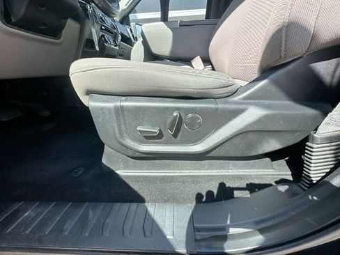 Used 2018 Ford F150 XLT w/ Equipment Group 302A Luxury AWD/4WD image 15
