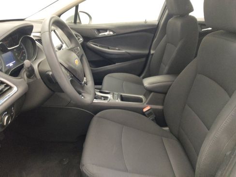 Used 2017 Chevrolet Cruze LT FWD image 17