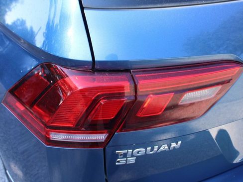 Used 2018 Volkswagen Tiguan SE FWD image 11
