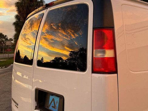 Used 2013 Chevrolet Express 2500 RWD image 29