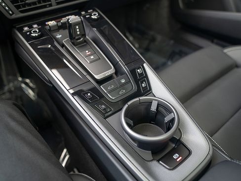 Certified 2025 Porsche 911 Carrera image 17