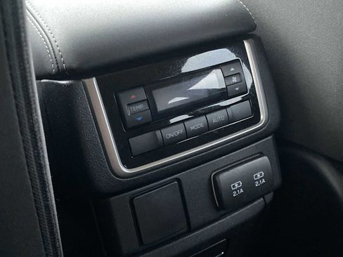 Used 2021 Subaru Ascent Premium w/ Convenience Package AWD/4WD image 35