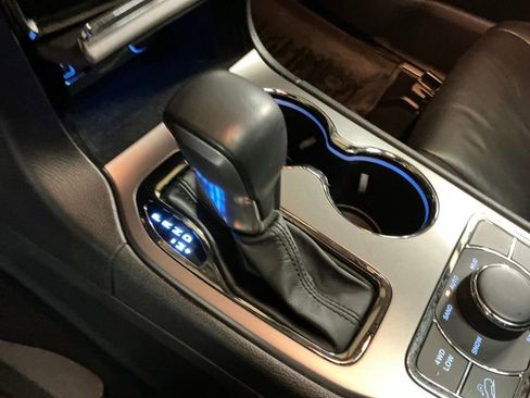 Used 2019 Jeep Grand Cherokee Limited X image 25