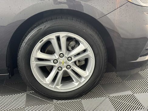 Used 2017 Chevrolet Cruze LT w/ Convenience Package FWD image 14