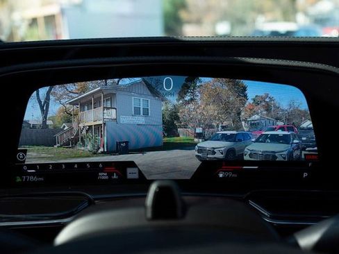 Used 2024 Cadillac Escalade V w/ LPO, ONYX Package image 37