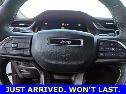 Used 2022 Jeep Grand Cherokee L Limited image 12