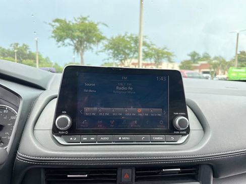 Used 2024 Nissan Rogue SV FWD image 22