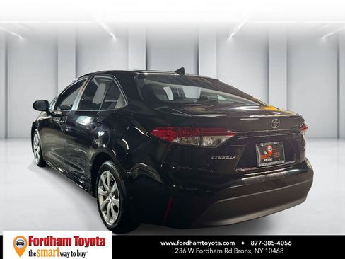 Used 2024 Toyota Corolla LE FWD image 5