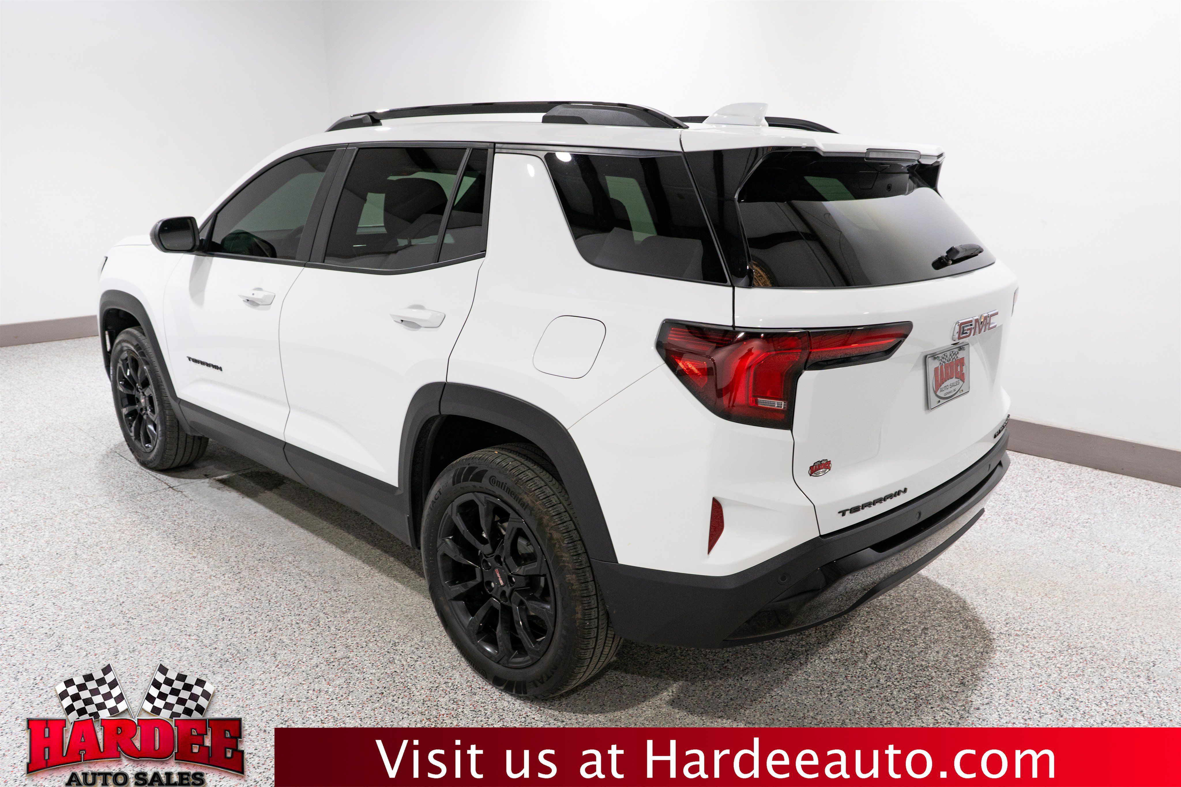 Used 2026 GMC Terrain Elevation w/ Elevation Premium Package FWD image 3