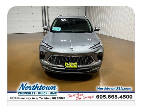 Used 2025 Buick Encore GX Avenir w/ Avenir Technology Package image 8
