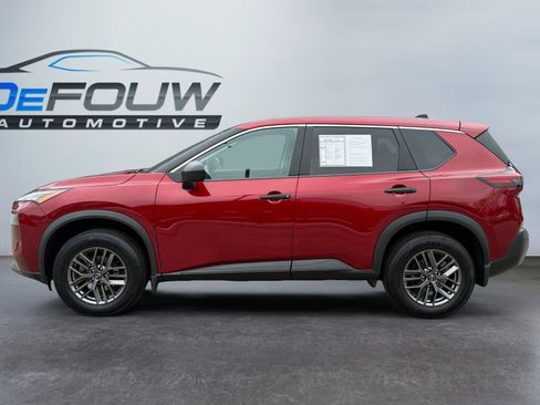Used 2023 Nissan Rogue S AWD/4WD image 6