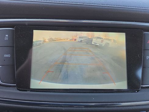 Used 2018 Buick Enclave Essence image 23