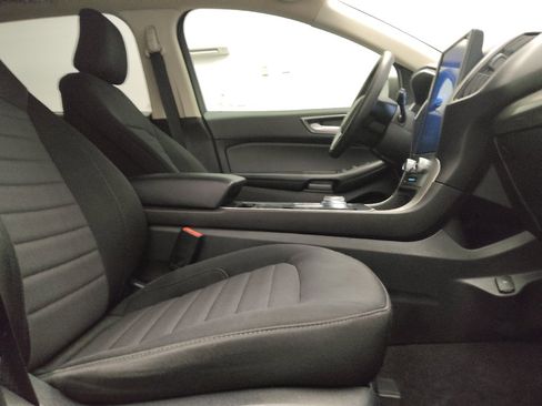 Used 2021 Ford Edge SE FWD image 21