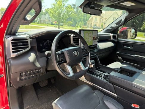 Used 2024 Toyota Sequoia Platinum AWD/4WD image 10