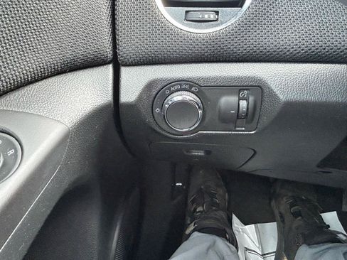 Used 2015 Chevrolet Cruze LT FWD image 26