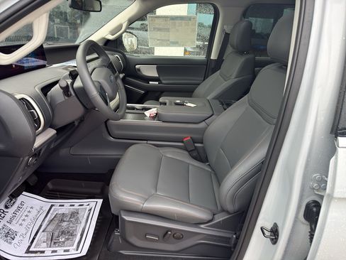 New 2025 Ford Expedition Active AWD/4WD image 12