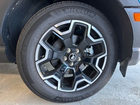 Certified 2025 Ford Bronco Sport Outer Banks w/ Outer Banks Tech Package+ AWD/4WD image 45