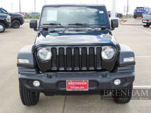 Used 2018 Jeep Wrangler Sport AWD/4WD image 9