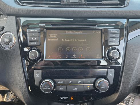 Used 2022 Nissan Rogue Sport SV AWD/4WD image 26
