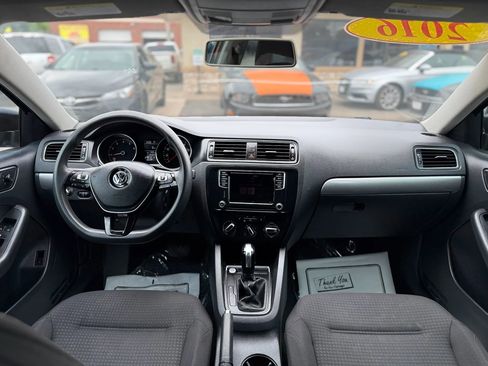 Used 2016 Volkswagen Jetta SE FWD image 22