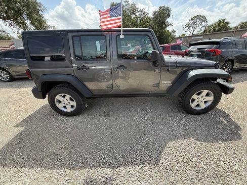 Used 2017 Jeep Wrangler Unlimited Sport w/ Connectivity Group AWD/4WD image 7